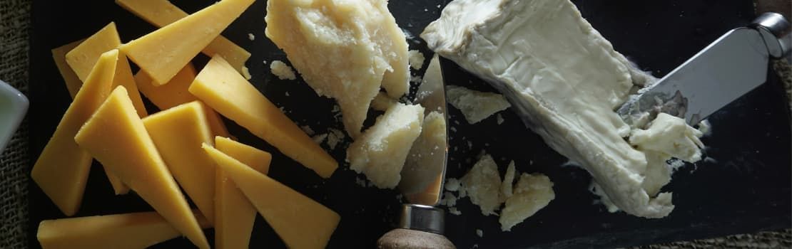 Coltello da formaggio stagionato e morbido, per set coltelli.
